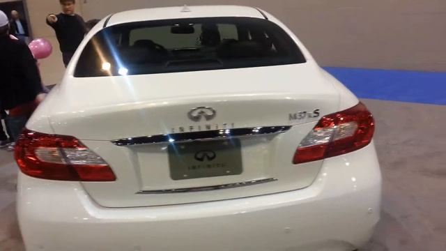 Infiniti M 2013 420HP 5.6 liter V8 смотреть онлайн