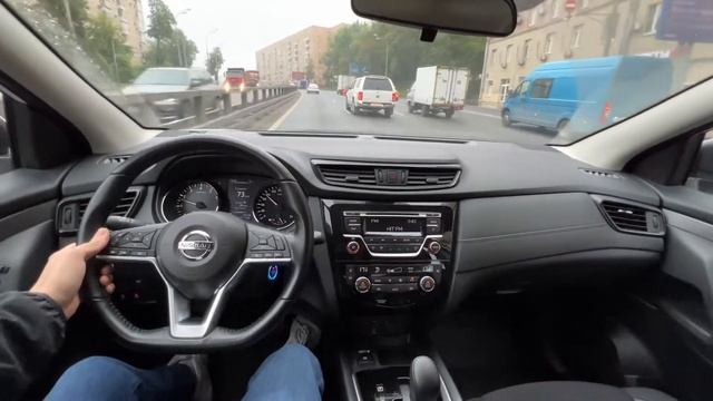 Driving in the rain by car through the city - Nissan Qashqai смотреть онлайн