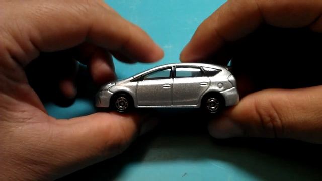 Tomica Toyota Prius α.Tomica No.86_ トヨタ プリウス α_多美小汽車 смотреть онлайн