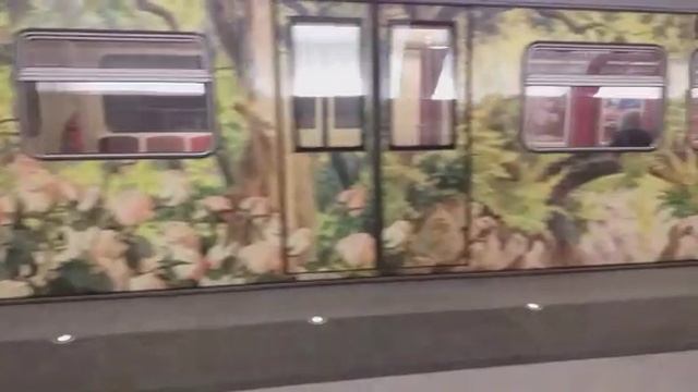 Я в сказке , названье которой - МЕТРО