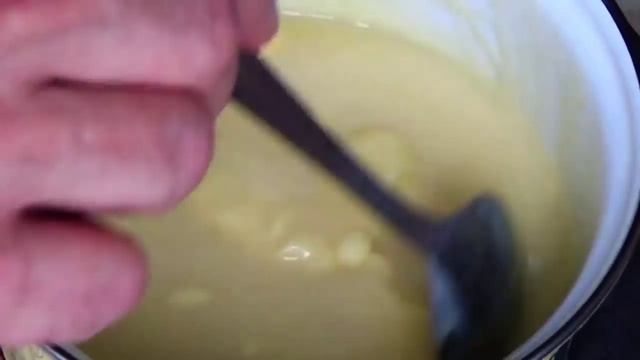 Крем из сметаны. Крем из сметаны и сгущенки для торта.Заварной сметанный крем.Сметанный крем смотреть онлайн