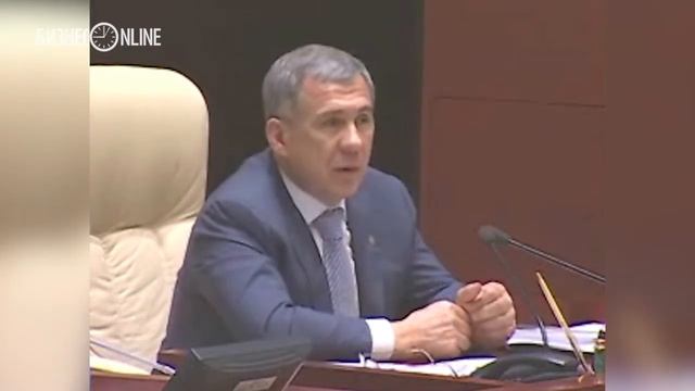 Госсовет РТ принял законопроект о платных парковках в Казани смотреть онлайн
