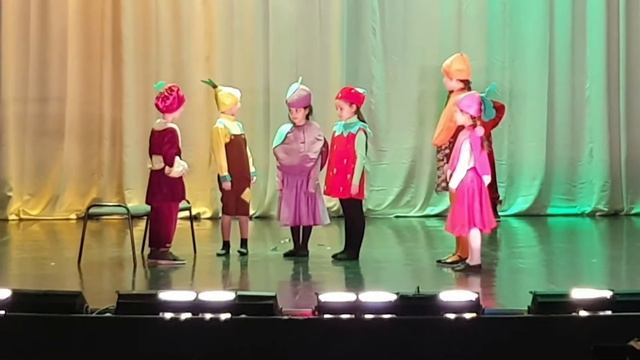 спектакль " Приключение Чиполино и его друзей"- выступление на сцене ДК "Звёздный" 28.03.2021г. смотреть онлайн