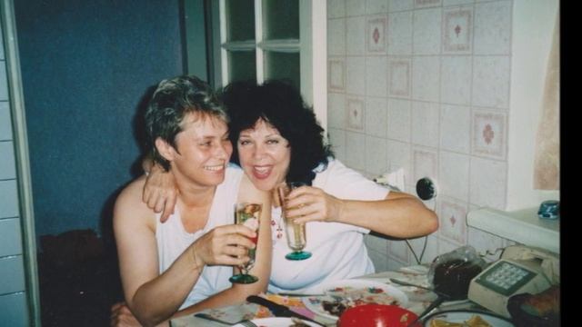 СВЕТЛАНА РЕЗАНОВА. Стаканчики граненые. смотреть онлайн