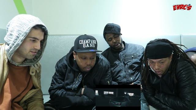 Иностранцы слушают русскую музыку про Новый год