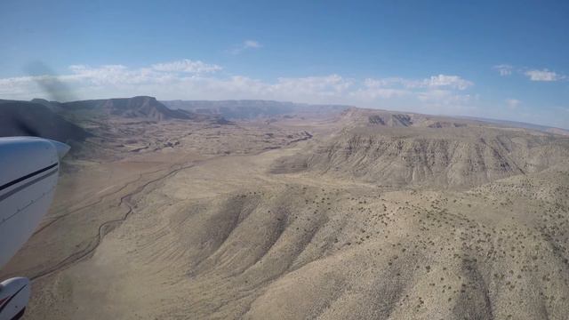 Approach into Bar 10 Ranch on the Grand Canyon rim смотреть онлайн