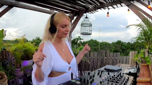 Alevtina | Tech House Bangers Mix 2021 | By @EPHIMERATulum смотреть онлайн