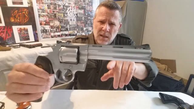 Histoire du Colt Python de 1955 à 2020 (Partie 1/2) смотреть онлайн