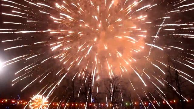 салют в лысьве мне снимать нечего было дак вот) смотреть онлайн