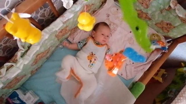 Развитие ребенка в 2 месяца/ Малыш не держит голову смотреть онлайн