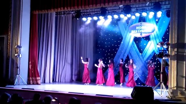 Театр костюма "Мельпомена", выступление на фестивале "Мода без границ" смотреть онлайн