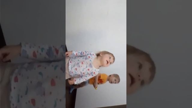 С ума сходим, детям кто громче кричит смотреть онлайн