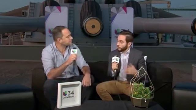 Chris Cabezas & León Krauze en Battleship Iowa para Univision смотреть онлайн