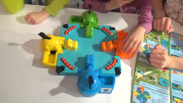 Голодные бегемотики! Игры для детей. Веселая Школа. Герои без масок играют в игру Голодные Бегемоты смотреть онлайн