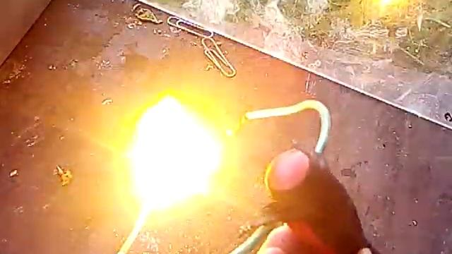 Красивая дуга с МОТа (трансформатора от СВЧ печи) смотреть онлайн