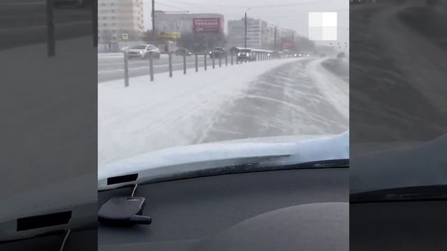 Челябинск: посреди дорог в спальном районе начали устанавливать заборы смотреть онлайн