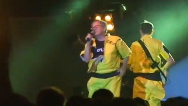 DEVO Uncontrollable Urge смотреть онлайн