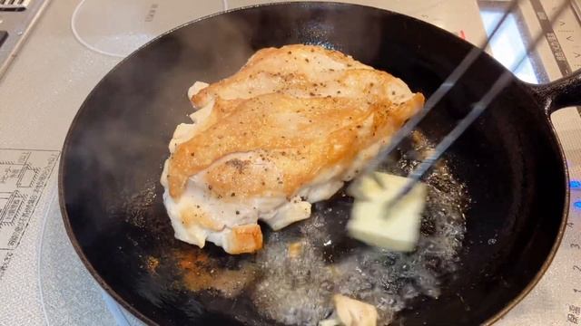 早い！簡単！鶏胸肉の夕食/こってりバター醤油焼き【鶏むね肉レシピ】 смотреть онлайн