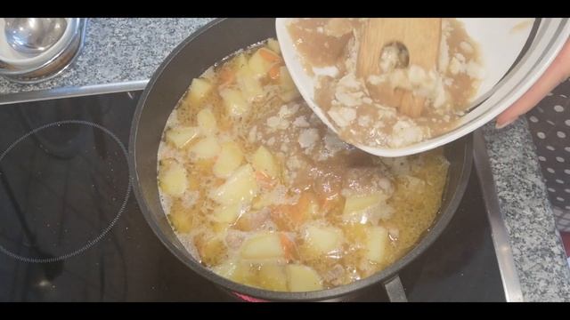 Картофельное рагу .Тушёная картошка с мясом.Kartoffeleintopf Mit Fleisch.Potato Stew With Meat.