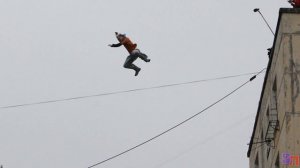 МАЛЬЧИК упал с крыши без шансов выжить - но судьба предначертала ему второй день рождения