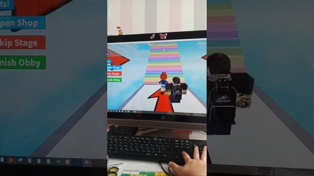 играю в roblox на компьютере смотреть онлайн