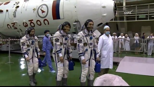 ISS Expedition 48/49 Prelaunch Activities at the Baikonur Cosmodrome in Kazakhstan смотреть онлайн