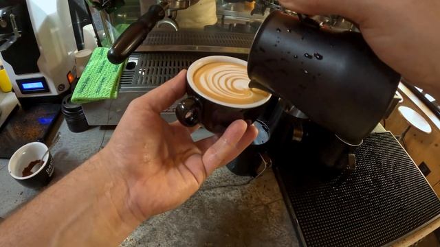 POV - BARISTA WORKING A SUNNY MORNING SHIFT AT A CAFE | CAFE VLOG | DAY IN THE LIFE OF A BARISTA смотреть онлайн