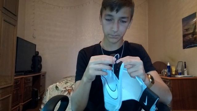 Обзор вратарских перчаток Nike GK Match смотреть онлайн