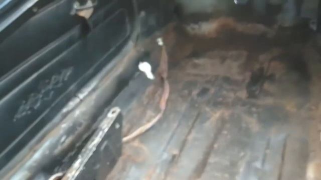 Обрабатываю пол автомобиля Отработкой смотреть онлайн