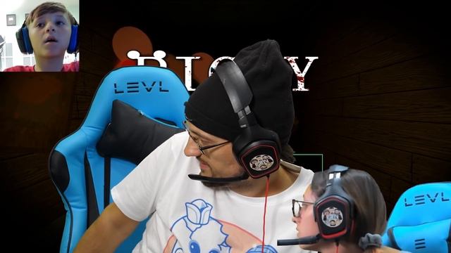 ROBLOX PIGGY @ the MALL! Chapter 10 FGTeeV Multiplayer Escape (The Secret is Out) смотреть онлайн