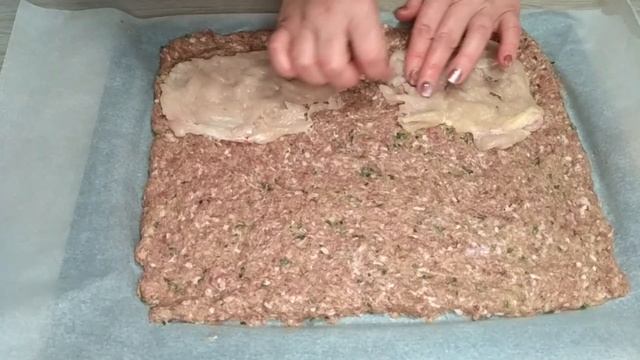 Вкусный мясной рулет из фарша. Взамен котлетам! смотреть онлайн