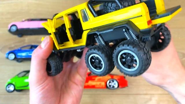 Lot Of Various Bigger Sports cars, Limousine, Pickup Truck Die Cast Model Cars From The Floor смотреть онлайн