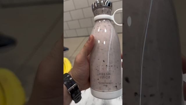 FRESH JUICE ???Портативный блендер на 350 мл. Можно взять в дорогу, на работу. Инста: Mshop_mhk_ смотреть онлайн