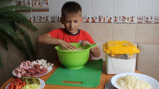 Очень много различных пицц - каждый найдет любимую!!! смотреть онлайн