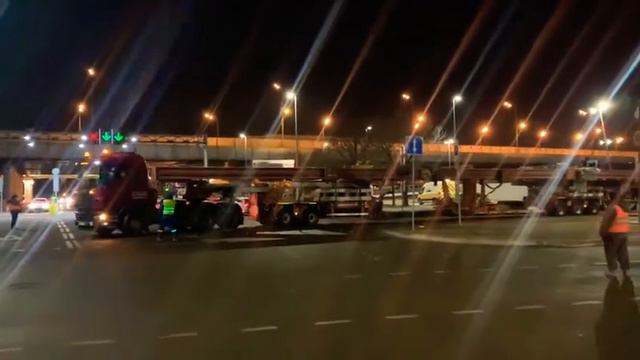 Перевозка негабаритных металлоконструкций! Длинна 48 метров. Вес 80 тонн. Ширина 5,5 метра смотреть онлайн