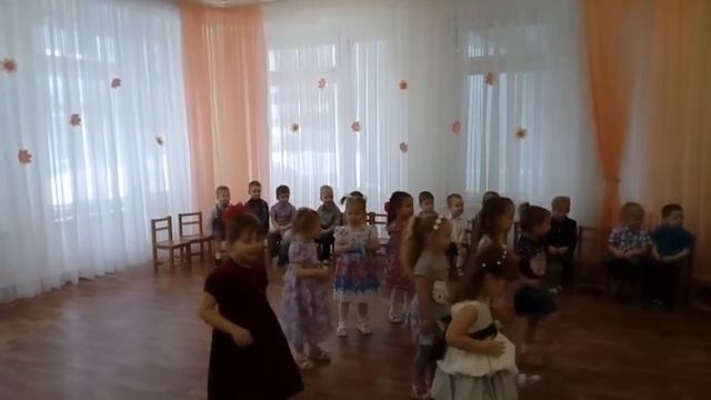 Дебют. Первый мамин день. Личное. смотреть онлайн