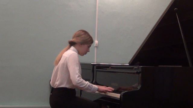 Румянцева Ольга 1. Й. Гайдн Соната I часть e – moll 2. К. А. Лёшгорн Этюд соч. 136 №2