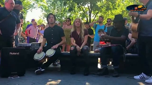 Шакира поёт на улице shakira sing on the street смотреть онлайн