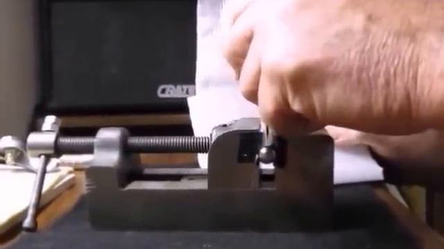 Bigsby Vibrato Modification смотреть онлайн