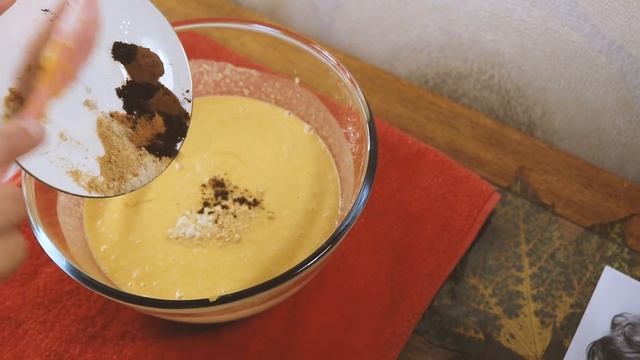 Пироги с малиной и кокосовыми стружками