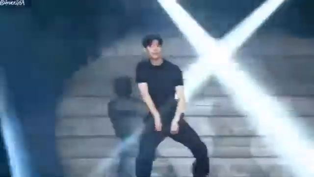 легендарный танец Ли Чон Сока??? смотреть онлайн