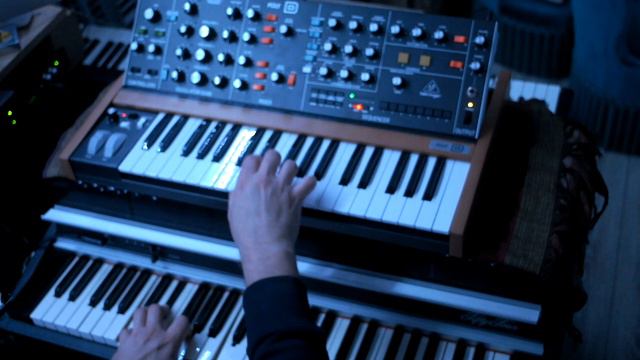 Poly D and Fender Rhodes 54 смотреть онлайн