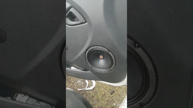 Замена штатных динамиков в LADA GRANTA на DL Audio Raven 165 смотреть онлайн