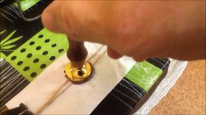 Сургучная печать на бутылку..