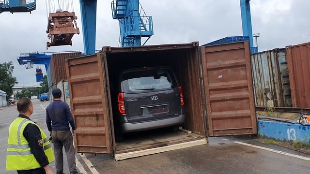 Выгрузка 14 Гранд Старексов Урбан Exclusive (Эксклюзив) 2021 года 4WD и Киа Карнивал смотреть онлайн