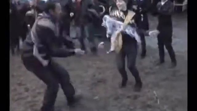 Марьяновка Цыганочка с выходом под проливным дождём 2010 год смотреть онлайн
