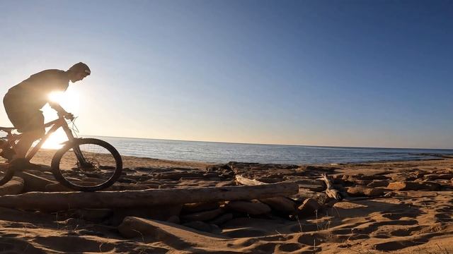 Solo Vanlife in Sardinia w/ VW T2 Camper Van [4K] смотреть онлайн