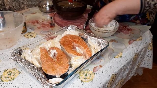 Вкусная сёмга запечённая в духовке с картошкой на ужин ! смотреть онлайн