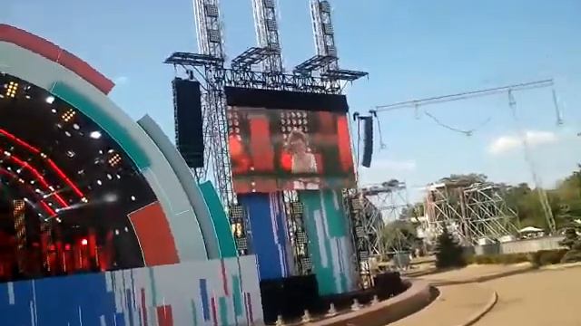 Арина Данилова на юбилее ВДНХ смотреть онлайн