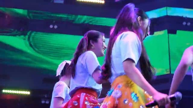 จี่หอย | Looknam FreenBecky @ Orntara 27th Birthday fancon on the floor смотреть онлайн